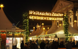 Tanz im Schneegestöber zur Weihnachtszeit